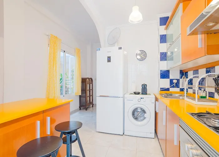 Cisneros Flat דירה *